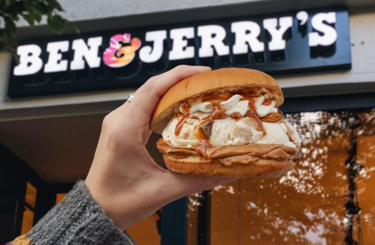 Компания Ben&Jerry запускает продажу веганского мороженого-бургера Компания Ben&Jerry запускает продажу веганского мороженого-бургера