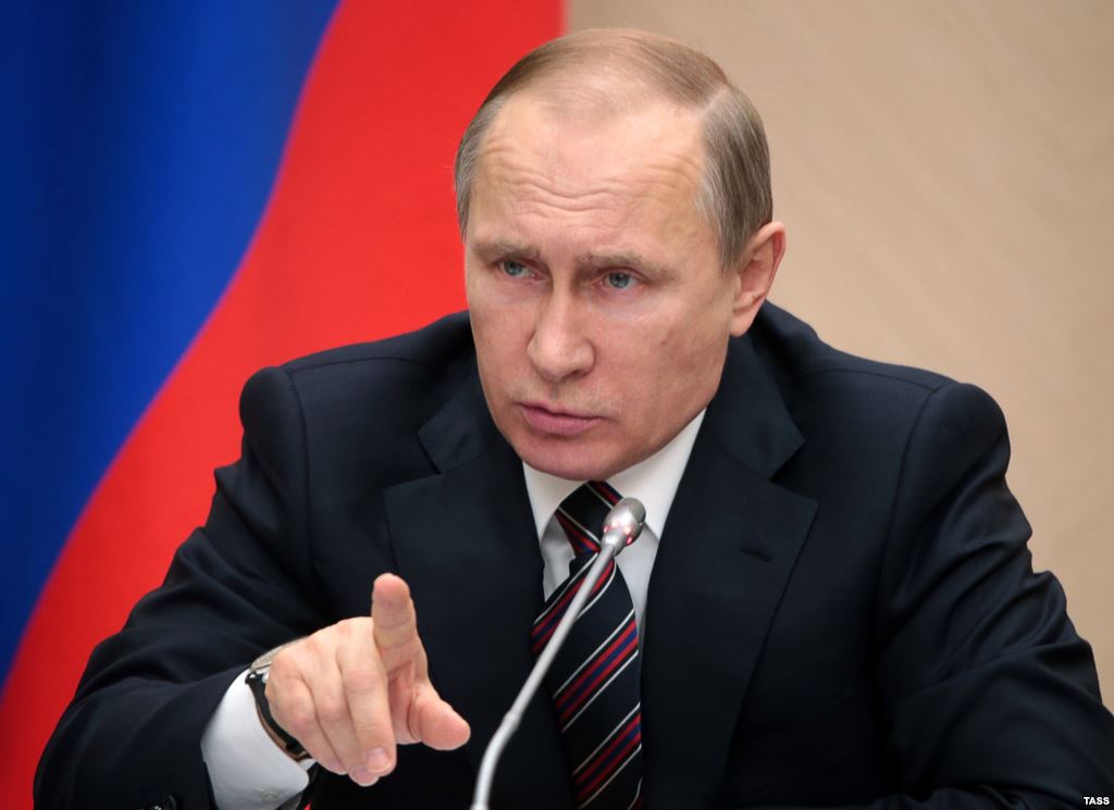Владимир Путин поздравил работников и ветеранов торговли с профессиональным праздником
